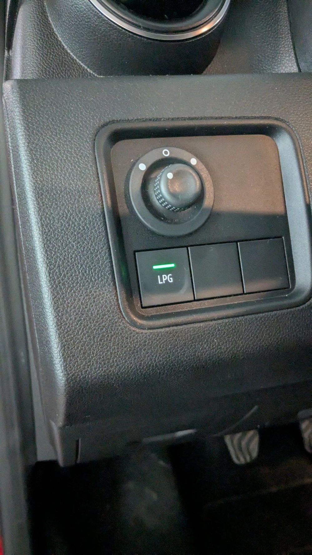 Dacia Duster usata a Milano (9)