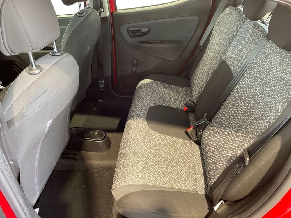Lancia Ypsilon usata a Pistoia (12)