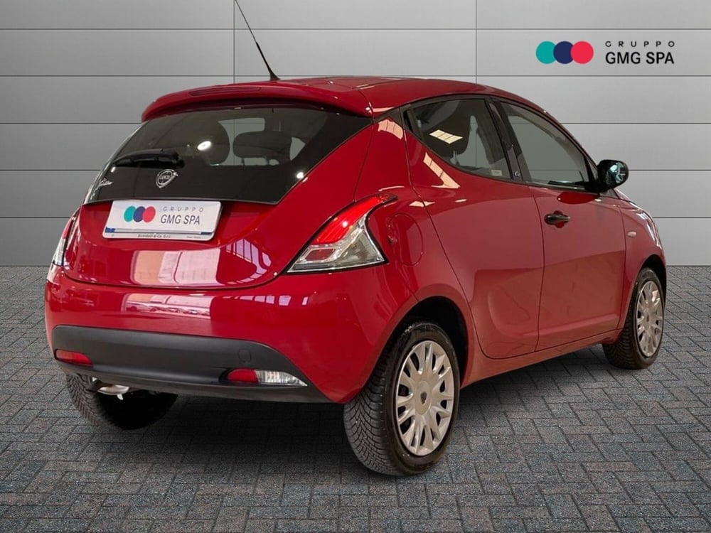 Lancia Ypsilon usata a Pistoia (3)