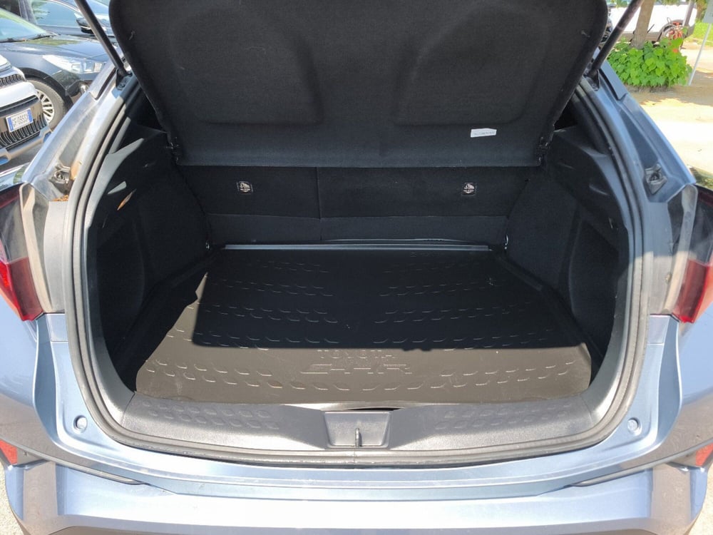 Toyota Toyota C-HR usata a Frosinone (12)