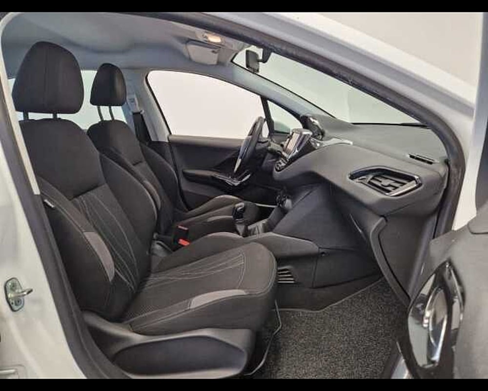 Peugeot 208 usata a Milano (10)