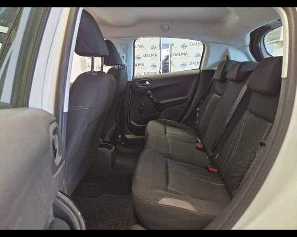 Peugeot 208 usata a Milano (12)