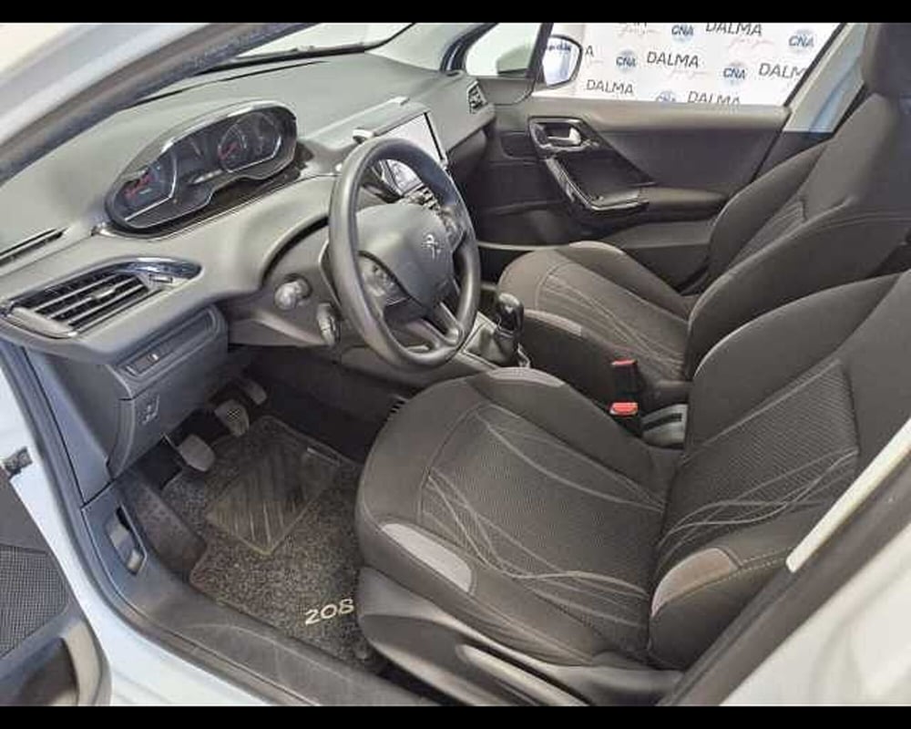 Peugeot 208 usata a Milano (6)