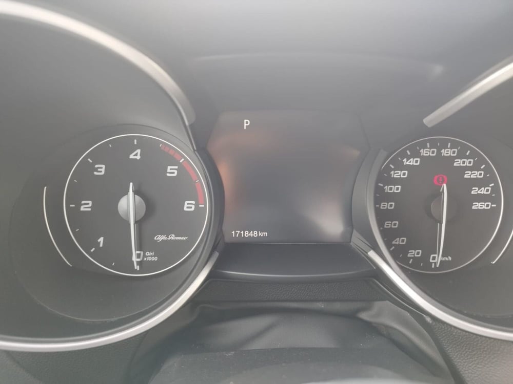 Alfa Romeo Stelvio usata a Arezzo (13)