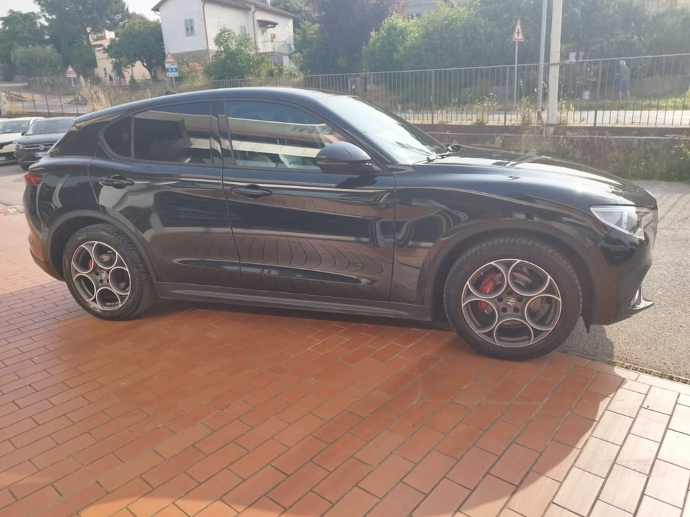 Alfa Romeo Stelvio usata a Arezzo (4)