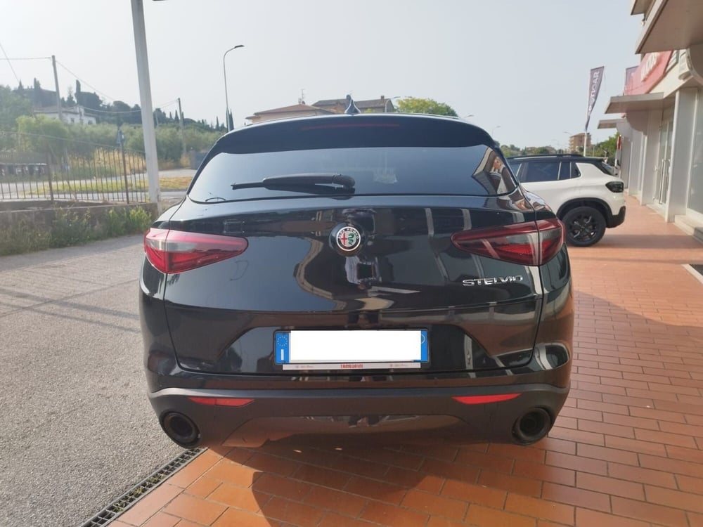 Alfa Romeo Stelvio usata a Arezzo (7)