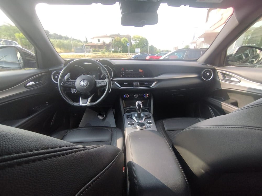 Alfa Romeo Stelvio usata a Arezzo (9)