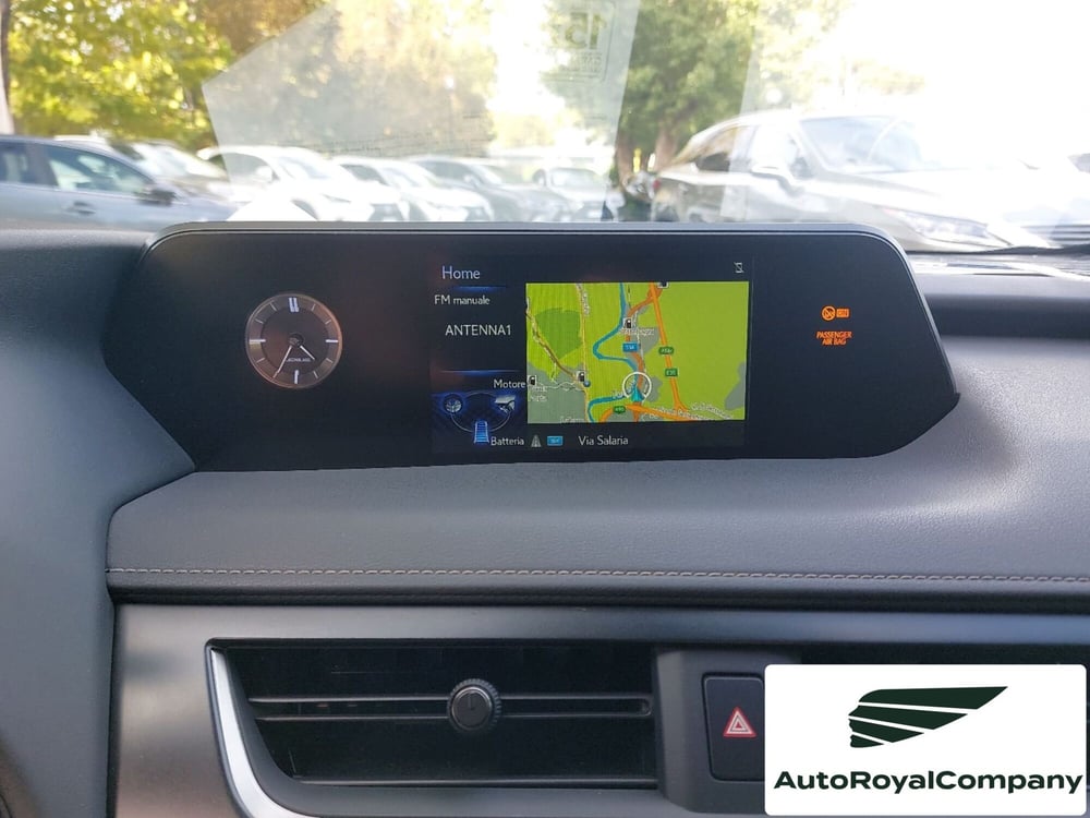 Lexus UX usata a Roma (11)