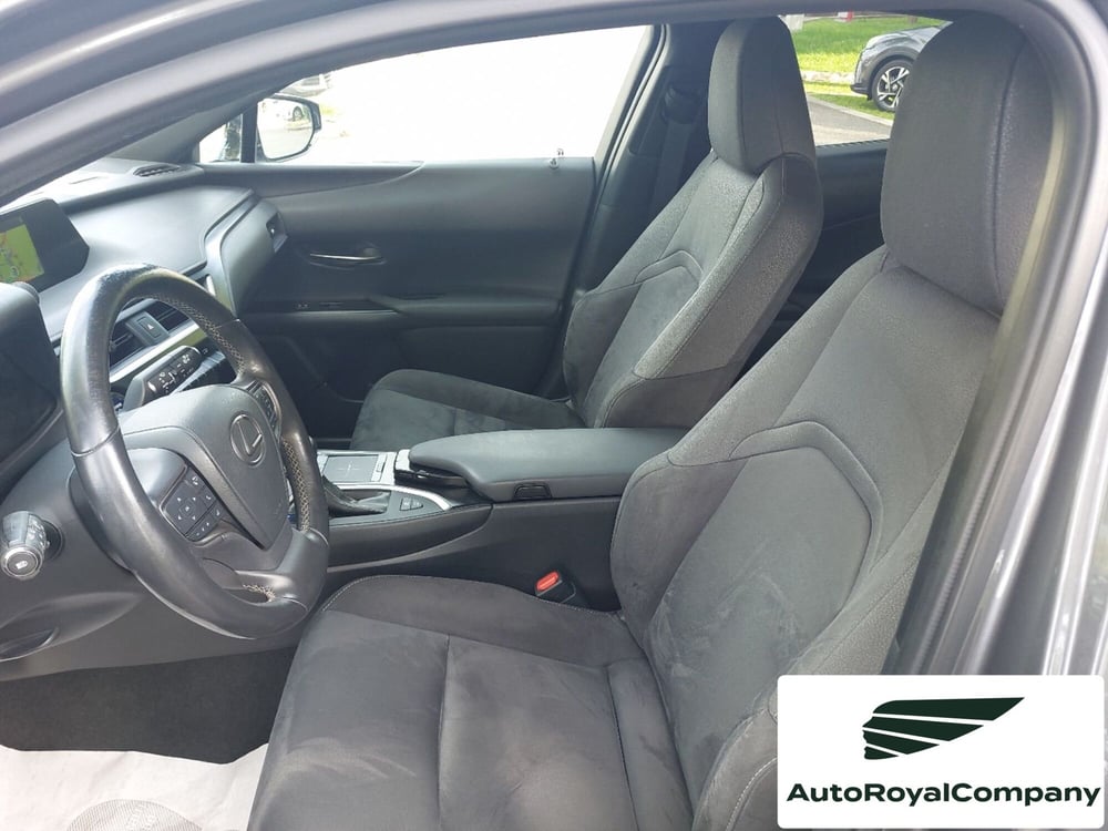 Lexus UX usata a Roma (13)