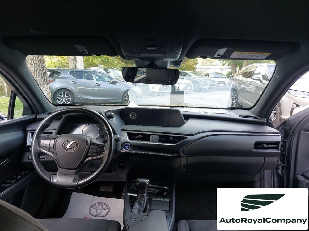 Lexus UX usata a Roma (16)