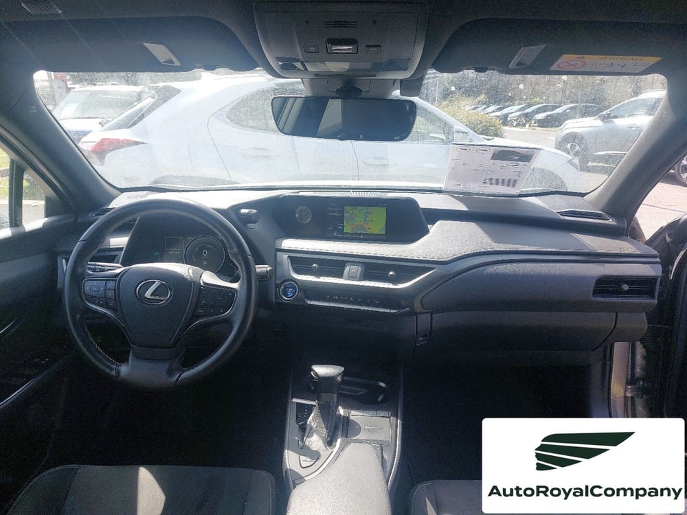 Lexus UX usata a Roma (4)