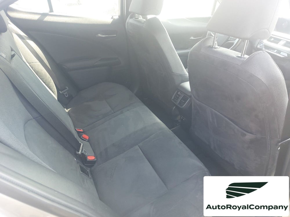Lexus UX usata a Roma (5)