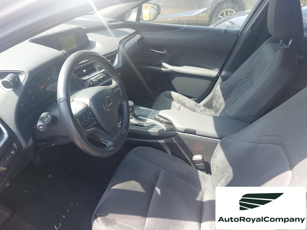Lexus UX usata a Roma (6)