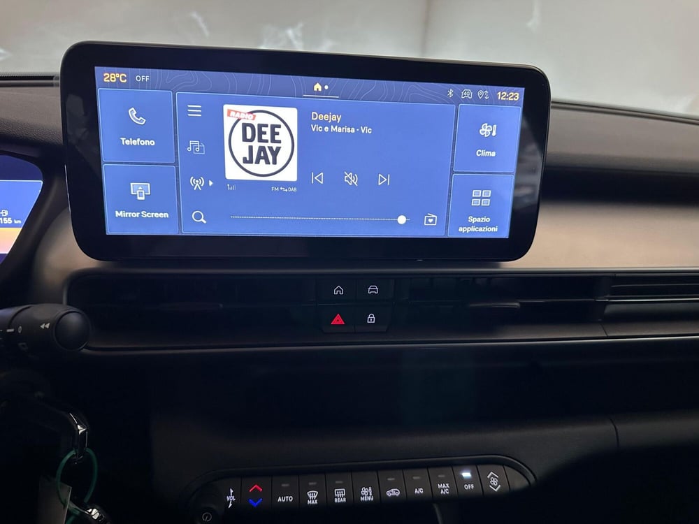 Jeep Avenger nuova a Verbano Cusio Ossola (10)