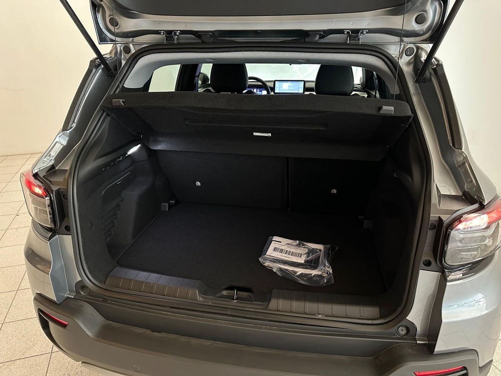 Jeep Avenger nuova a Verbano Cusio Ossola (20)