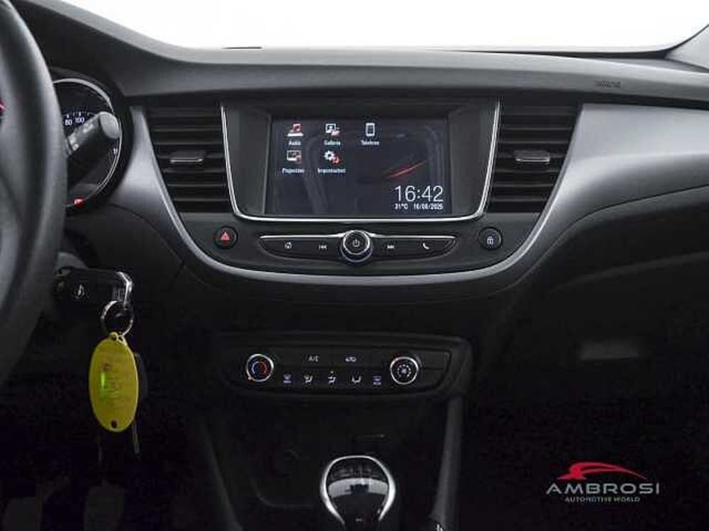 Opel Crossland X usata a Perugia (17)