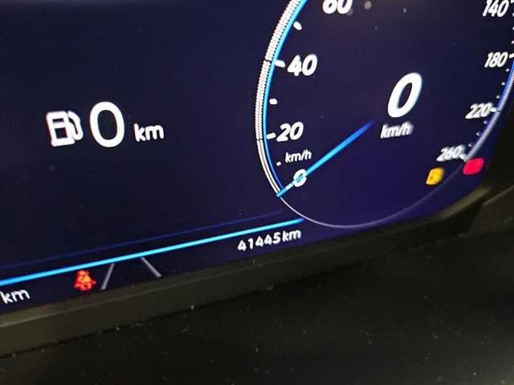 Volkswagen T-Roc usata a Lecco (15)