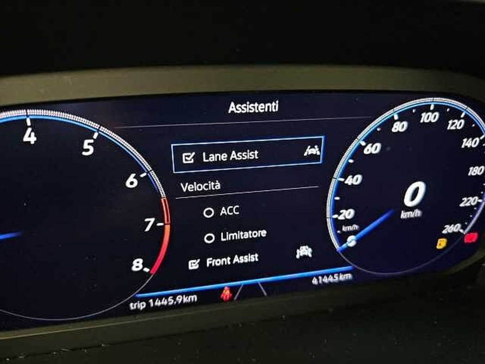 Volkswagen T-Roc usata a Lecco (16)