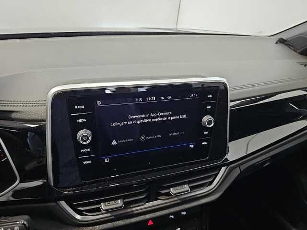Volkswagen T-Roc usata a Lecco (17)
