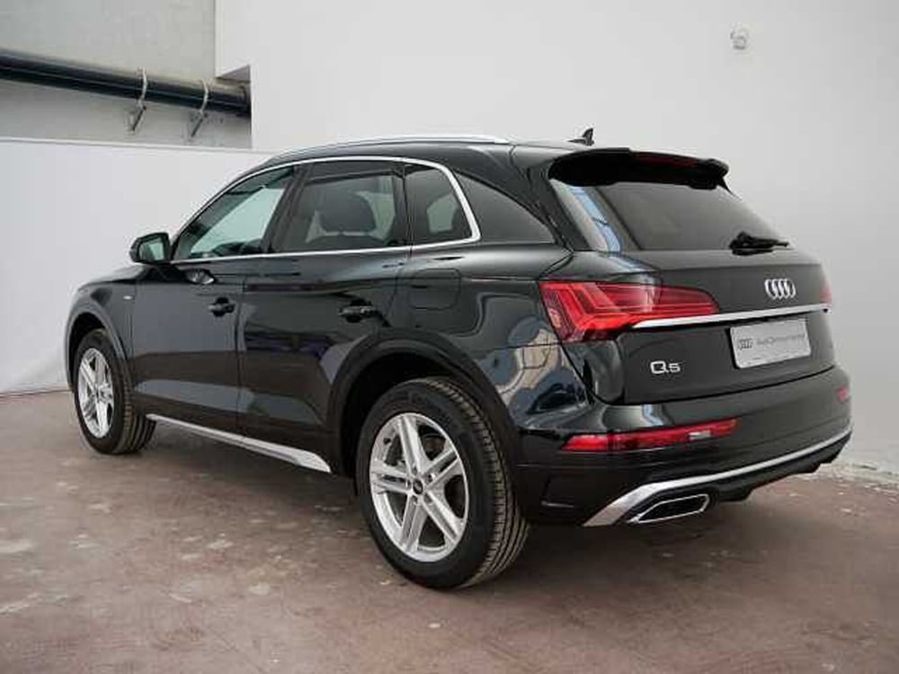 Audi Q5 Sportback nuova a Varese (2)