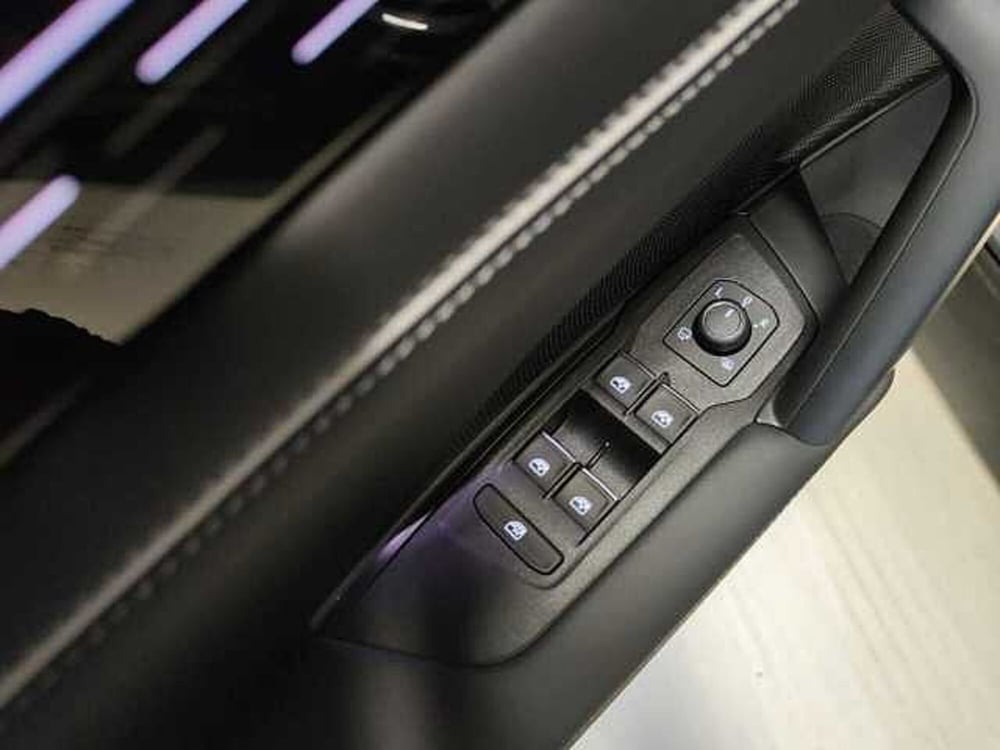 Volkswagen Tiguan nuova a Como (8)