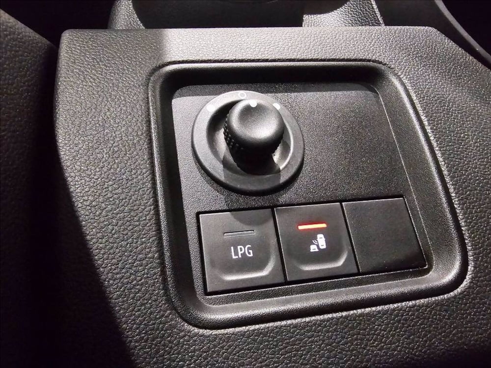 Dacia Duster usata a Palermo (19)