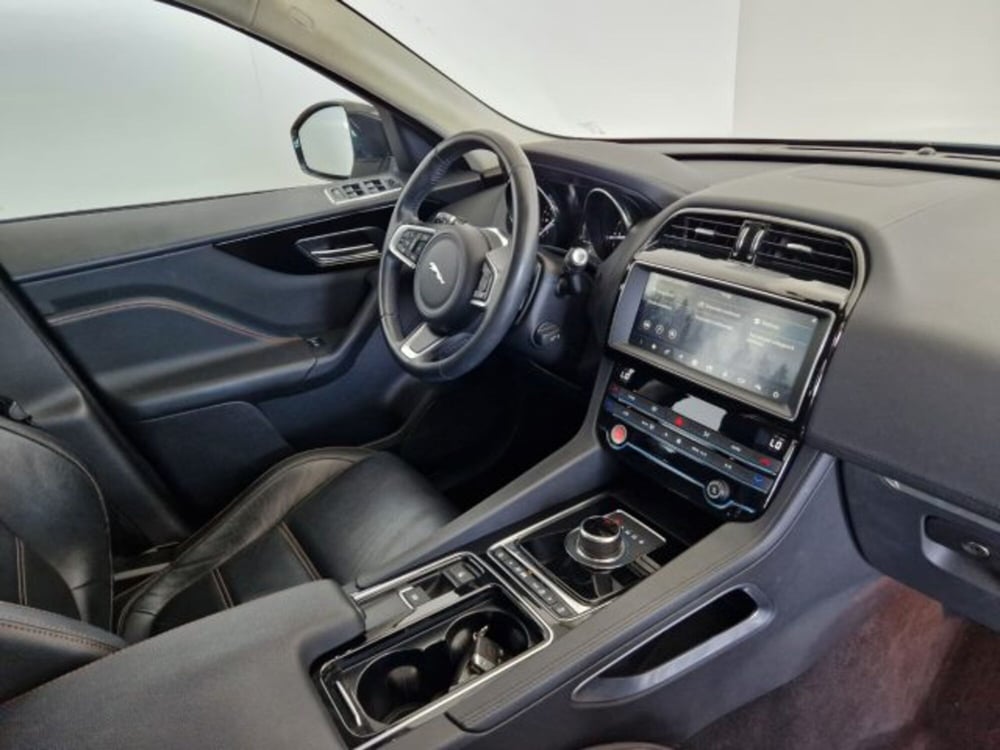 Jaguar F-Pace usata a Modena (10)