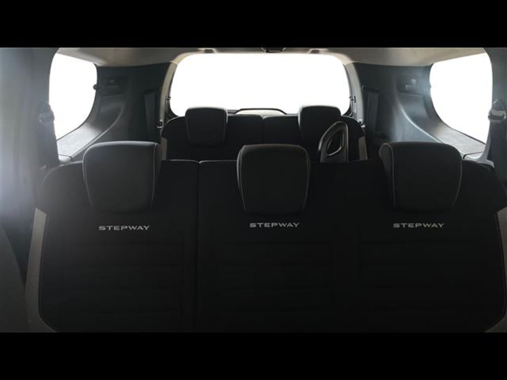 Dacia Lodgy usata a Catania (13)