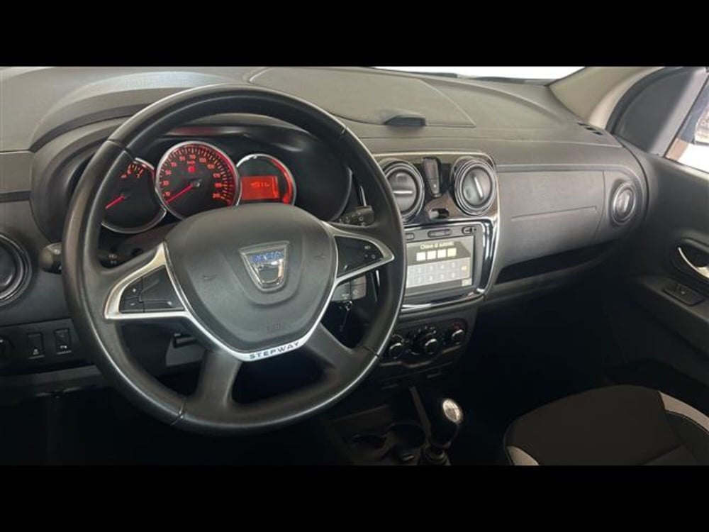 Dacia Lodgy usata a Catania (7)
