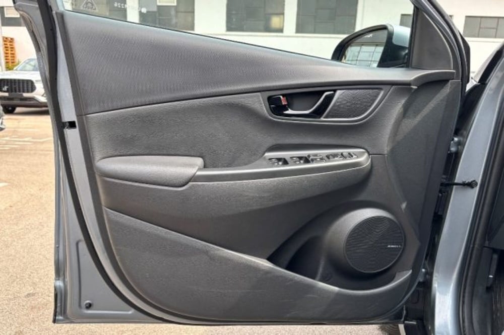 Hyundai Kona usata a Latina (12)