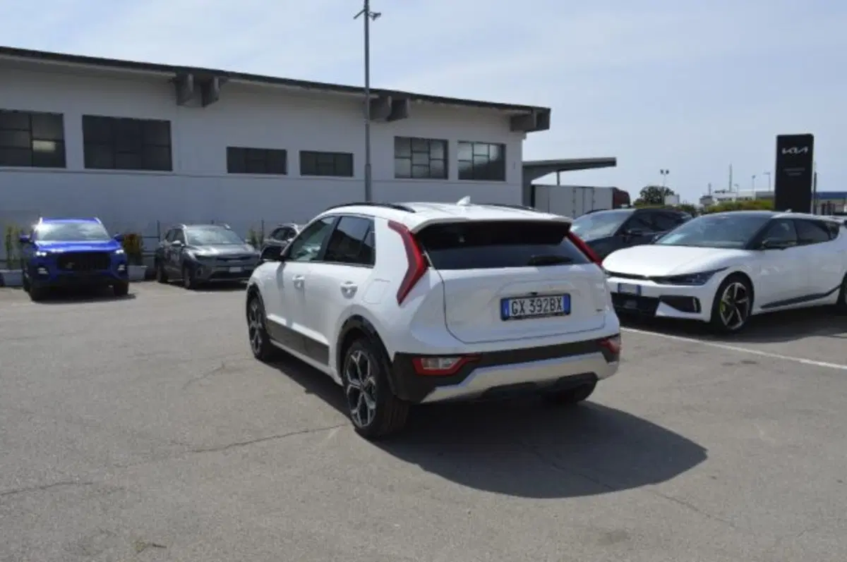 Kia Niro usata a Latina (5)
