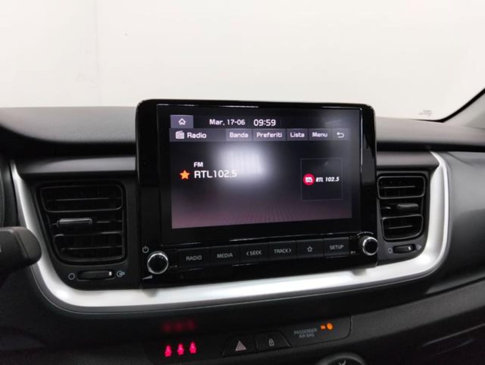 Kia Stonic usata a Como (12)