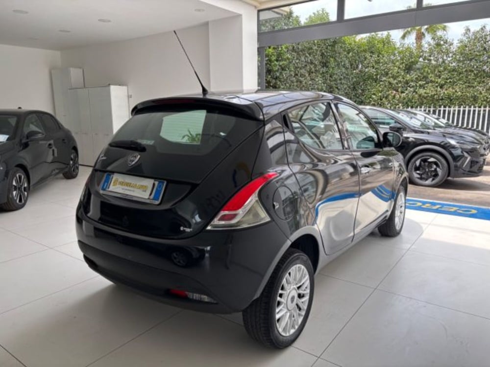 Lancia Ypsilon nuova a Napoli (12)