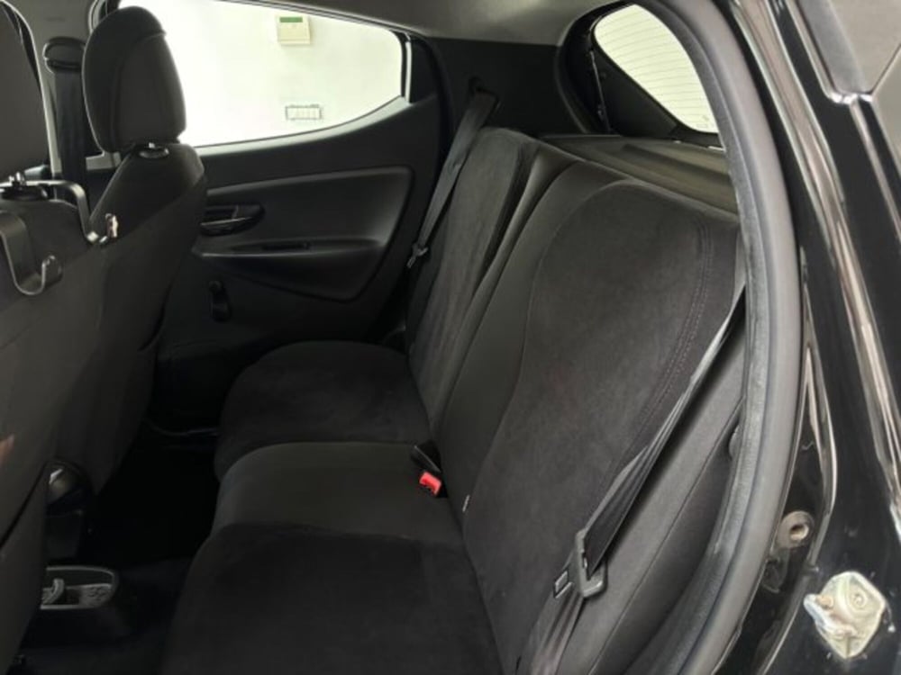 Lancia Ypsilon nuova a Napoli (16)