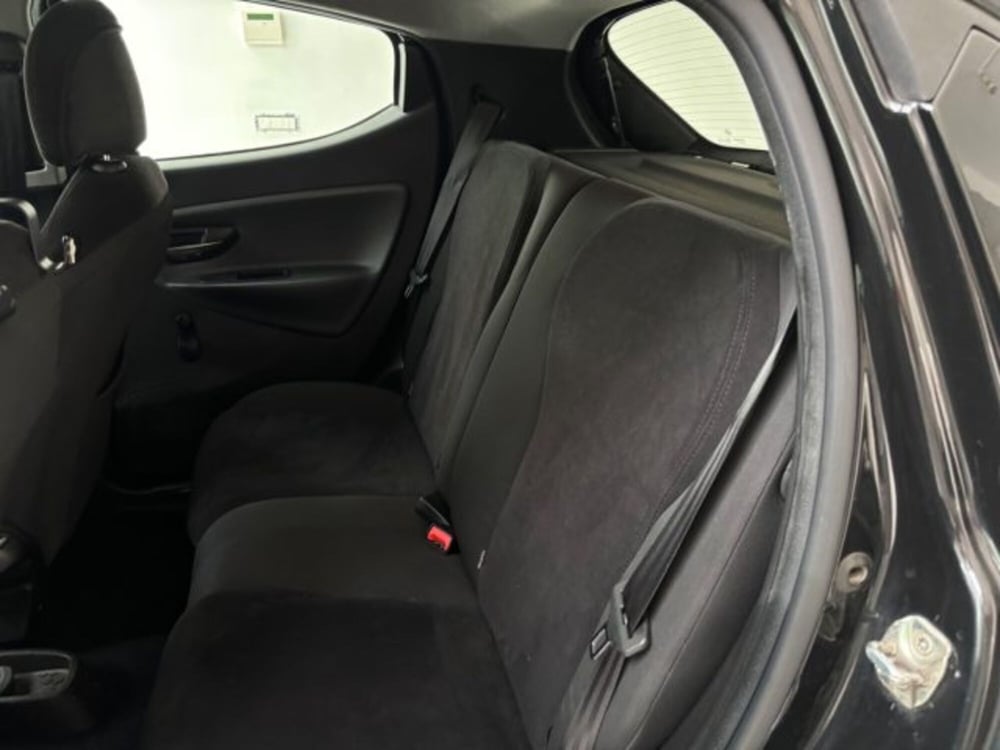 Lancia Ypsilon nuova a Napoli (18)