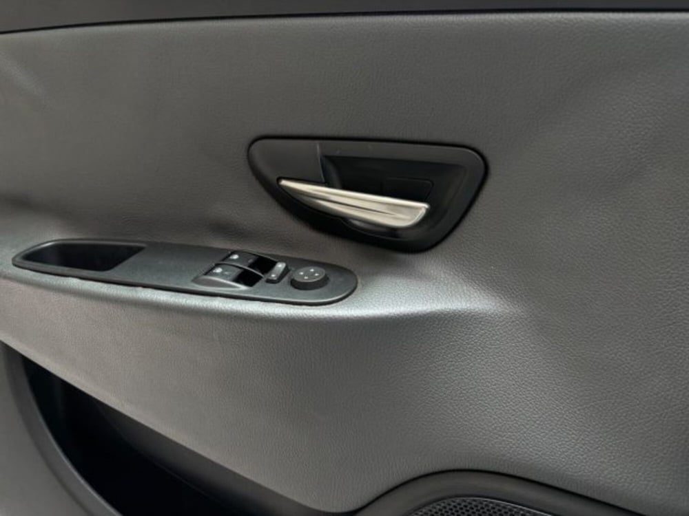 Lancia Ypsilon nuova a Napoli (19)