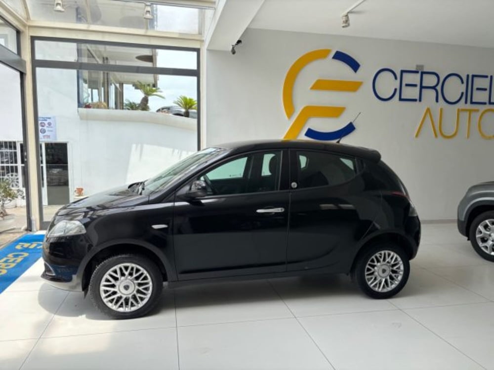 Lancia Ypsilon nuova a Napoli (8)