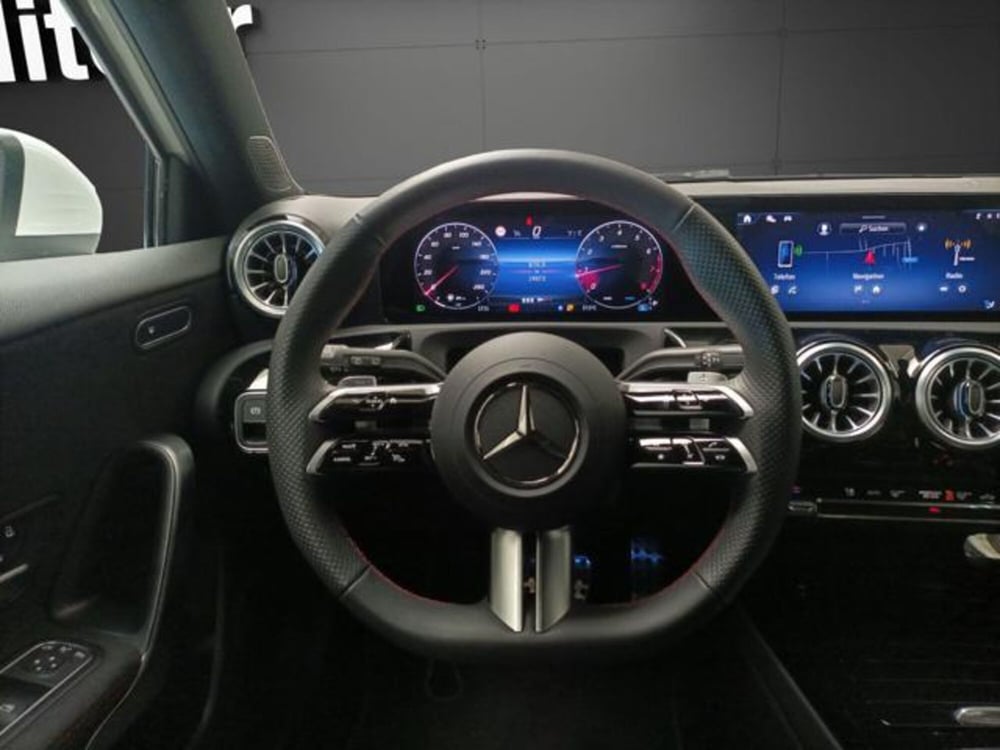 Mercedes-Benz Classe A Sedan usata a Milano (11)