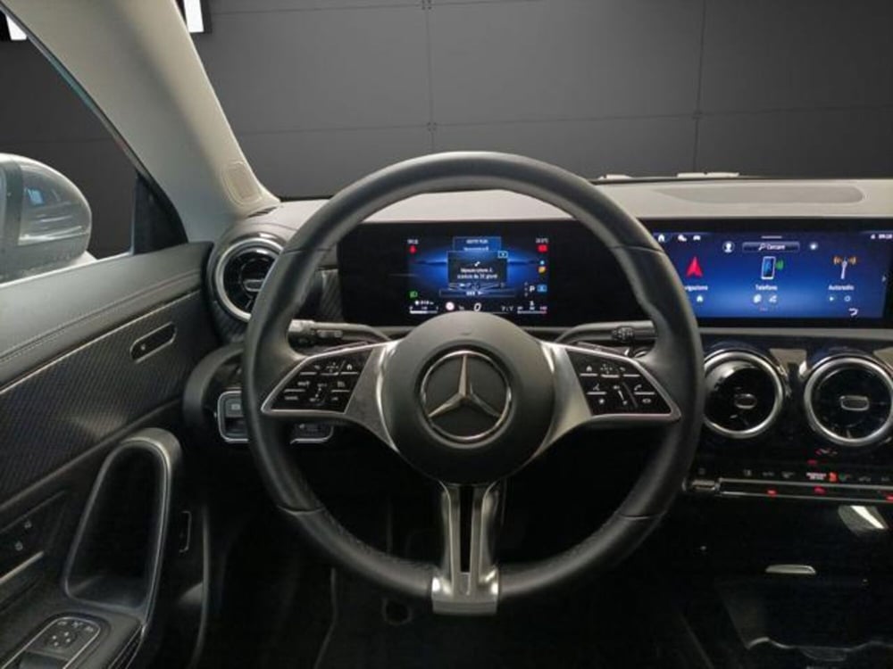 Mercedes-Benz CLA Shooting Brake usata a Milano (11)