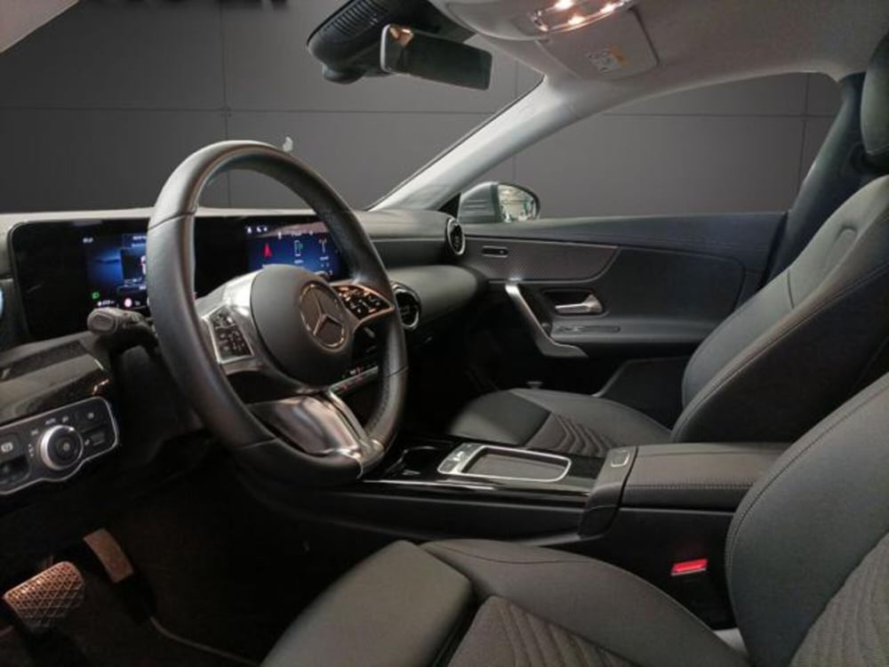Mercedes-Benz CLA Shooting Brake usata a Milano (12)