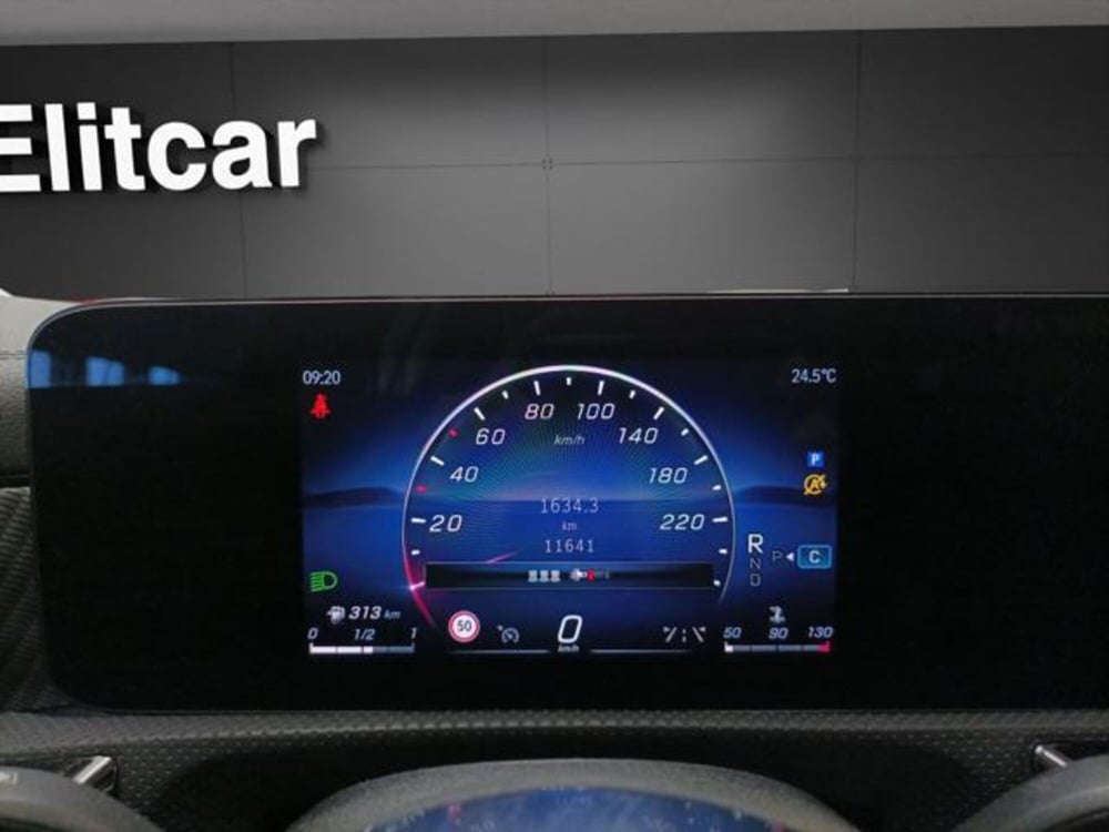 Mercedes-Benz CLA Shooting Brake usata a Milano (16)