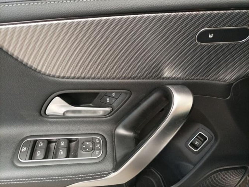 Mercedes-Benz CLA Shooting Brake usata a Milano (18)