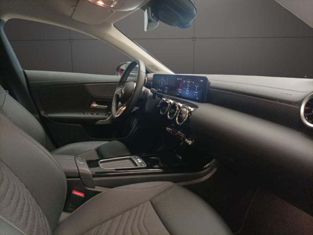 Mercedes-Benz CLA Shooting Brake usata a Milano (8)