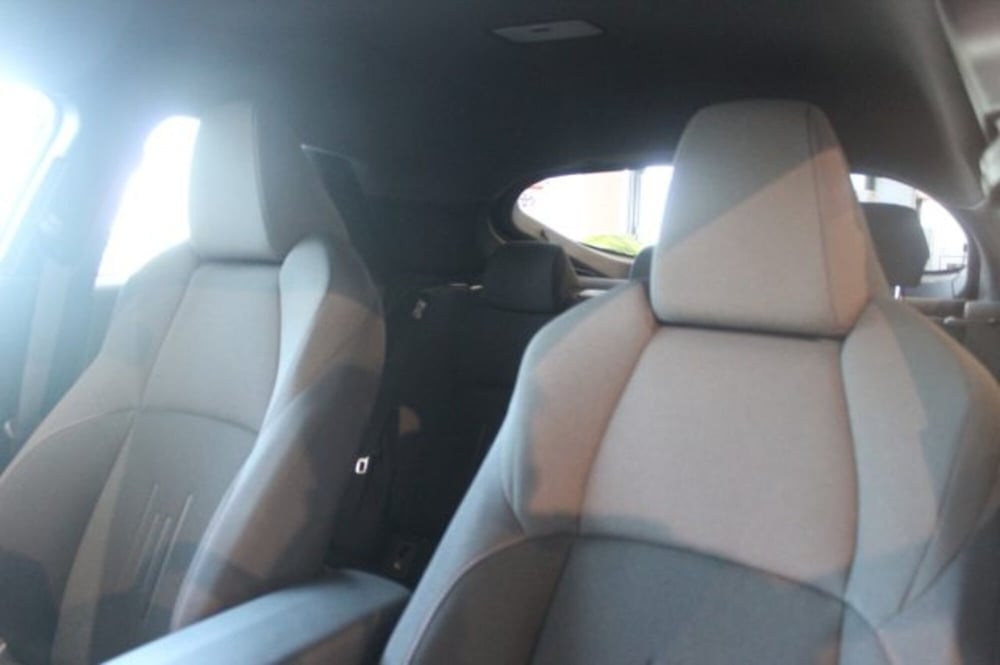 Toyota Toyota C-HR nuova a Roma (14)