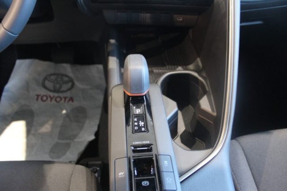 Toyota Toyota C-HR nuova a Roma (15)