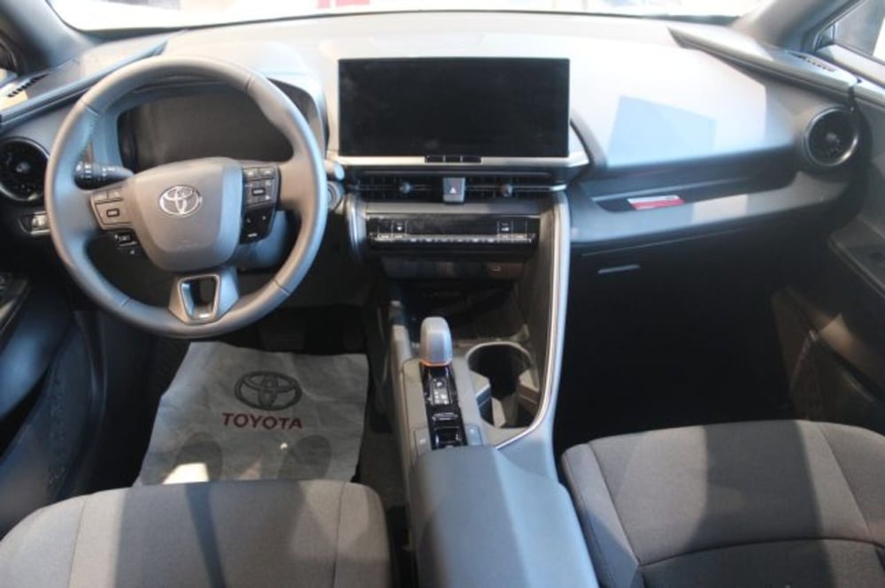 Toyota Toyota C-HR nuova a Roma (7)