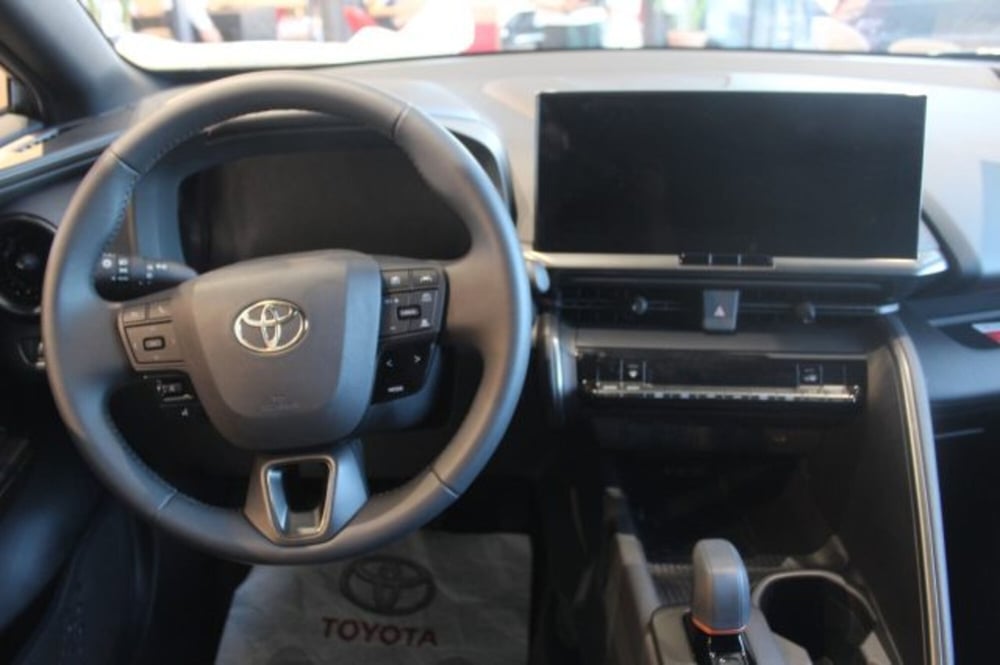 Toyota Toyota C-HR nuova a Roma (8)
