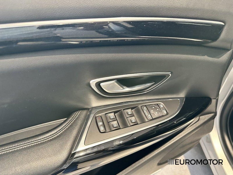 Renault Espace usata a Bari (14)