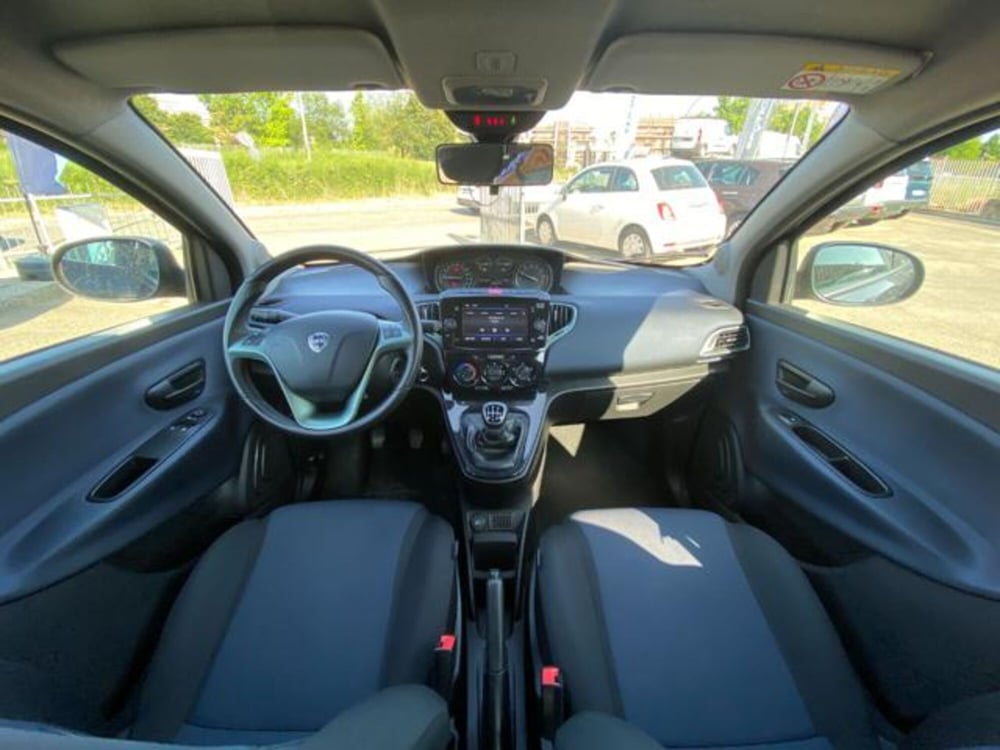 Lancia Ypsilon usata a Firenze (8)
