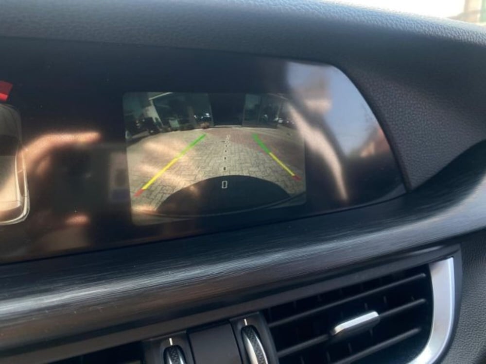 Alfa Romeo Stelvio usata a Cuneo (13)